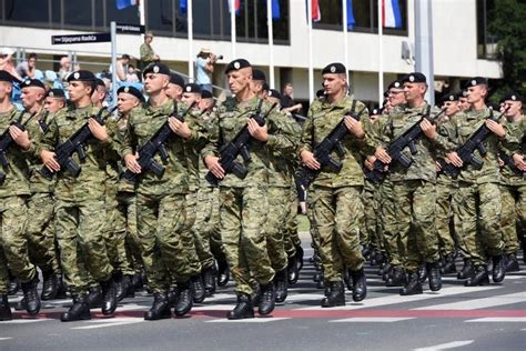 VOJSKA SPREMNA ZA MIMOHOD Obilježava se 30 godina od početka