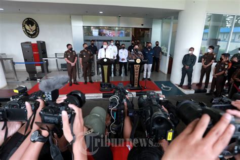 Menteri Bumn Laporkan Kasus Garuda Indonesia Foto