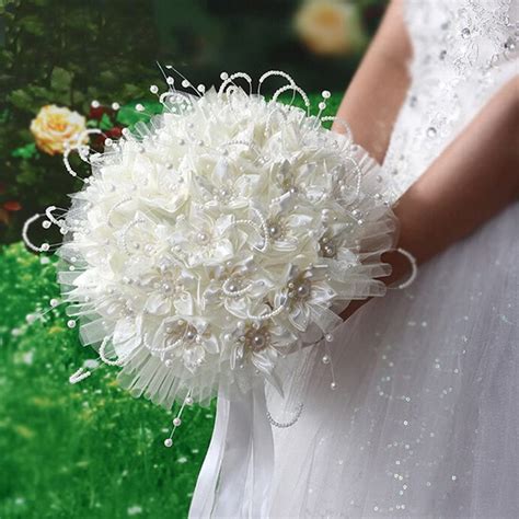 Ideas For White Wedding Flowers