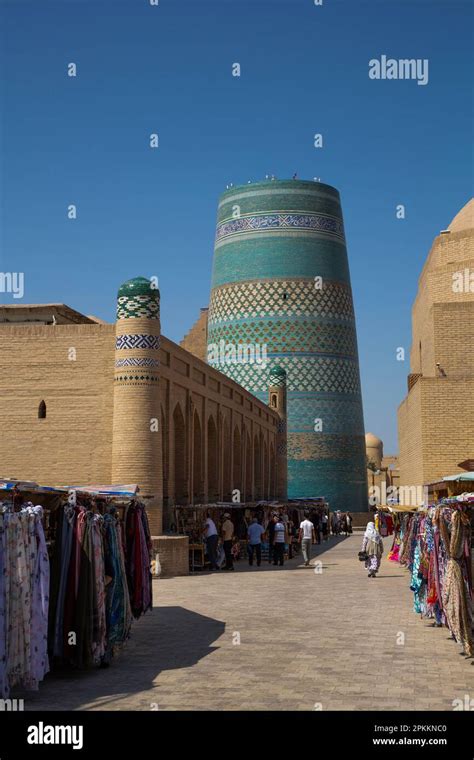 Shopping Street Kalta Minaret In The Background Ichon Qala Itchan