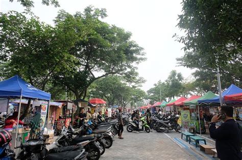 PKL Di Masjid Al Akbar Surabaya Direlokasi