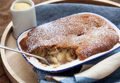 Sponge Pudding Recipe with Apple and Rhubarb - Viva