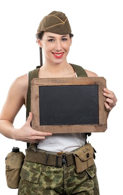 Mujer Joven Vestida Con Uniforme Militar De Estados Unidos Ww Con