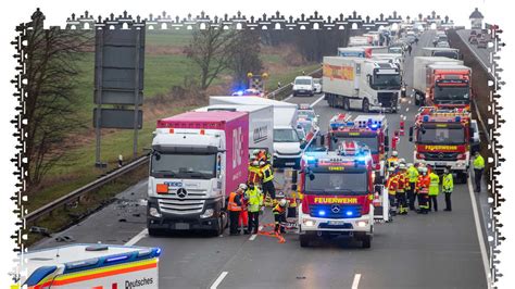 Stau Chaos Auf Der A Bei Maschen Mehr Als Kilometer R Ckstau Nach