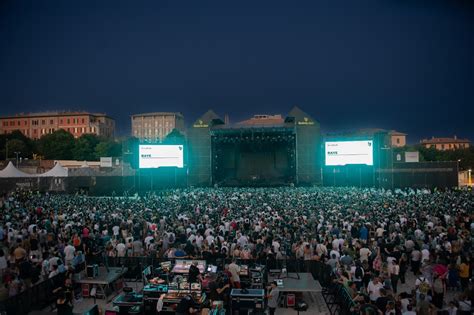 Da Capossela A Lenny Kravitz Inizio Esplosivo Per Umbria Jazz Le Immagini