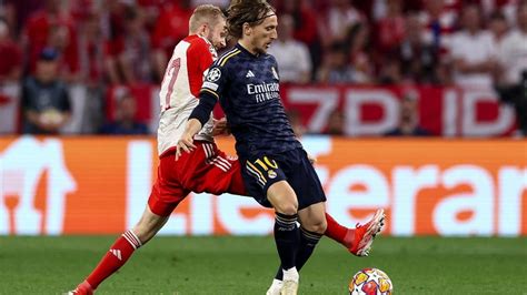 Modric se convierte en el jugador más veterano que juega con el Real