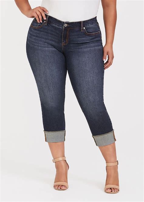 9 Plus Size Capri Pants Im Going To Wear All Summer Long Theyre So Flattering And Affordable