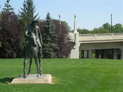 Gabriel Dumont Statue | Saskatoon.ca