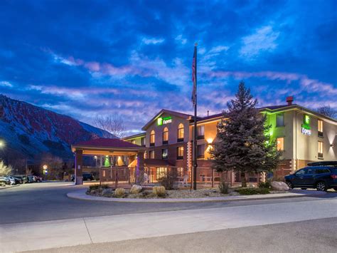 Hotel in Glenwood Springs, CO | Holiday Inn Express Glenwood Springs