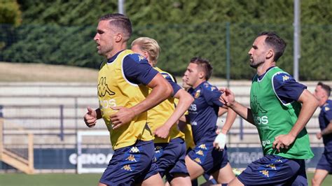 Qui Pegli Il Genoa Ha Iniziato La Preparazione Per La Coppa Italia