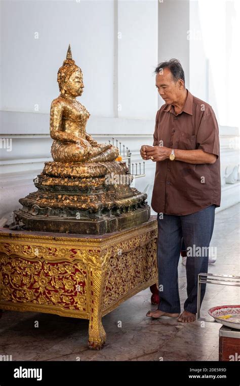 Seated Prayer Pose Hi Res Stock Photography And Images Alamy