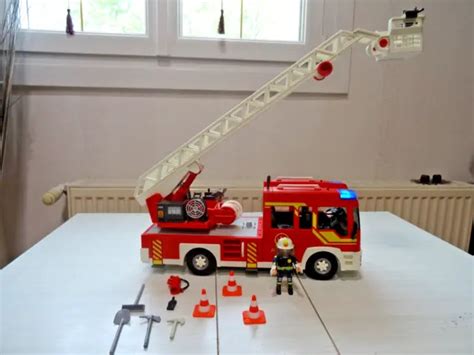 Playmobil Le Camion De Pompier Avec Chelle Pivotante Sirene Et