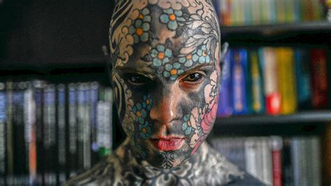 Las Fotos Del Hombre Más Tatuado De Francia Con Tinta En La Lengua Y Hasta En Las Ojos Infobae