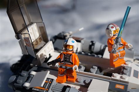 Awesome Toy Picks: Star Wars LEGO Snowspeeder - Comic Vine