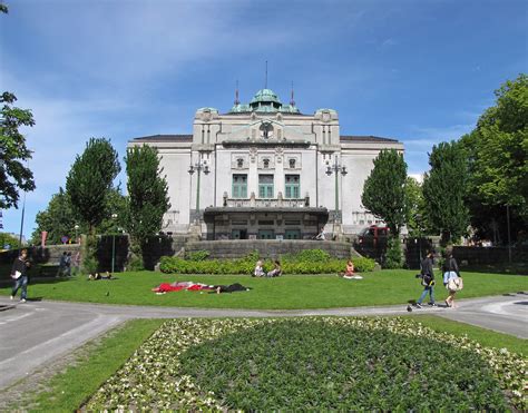 Den Nationale Scene I Bergen Norge In Bergen Norway Roine