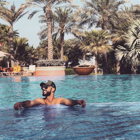 Chillin Omar Instagram Dubai