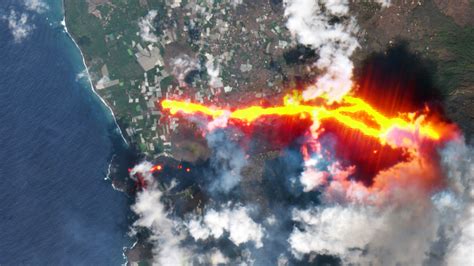 Satellites capture reinvigorated La Palma volcanic eruption | Space