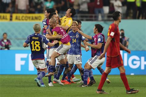 Japón Sorprende A España Y Ambas Selecciones Avanzan A Octavos Del