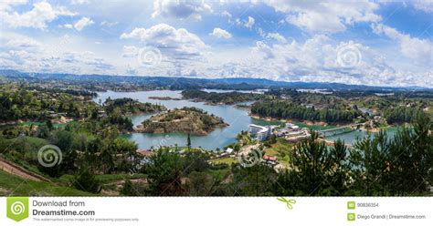 Panorama Van Guatape Dam Penon Colombia Stock Foto Image Of Beroemd