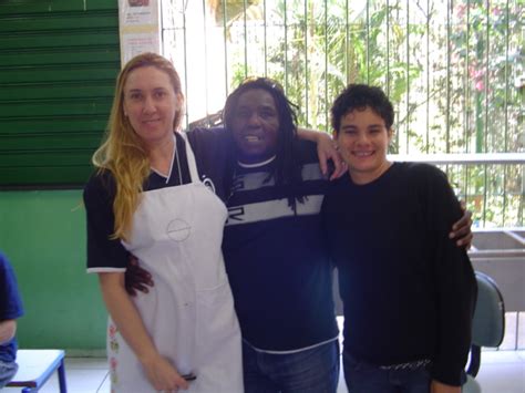 Instituto Caminho para a Felicidade no Brasil: Fotos na Escola Estadual ...