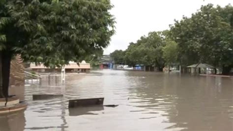 Gujarat Heavy Rains Leads To Flood Situation In Mithi Khadi Surat