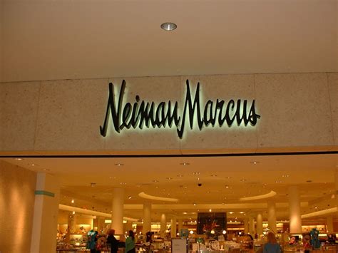 10 Benefits of Having a Neiman Marcus Credit Card