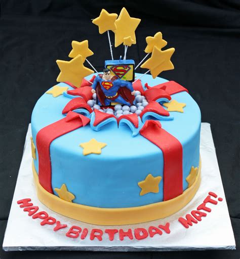 Superman Bursting Out Of The Cake Exploding Cake Tutorial Part 2 Tortas Súperhombre