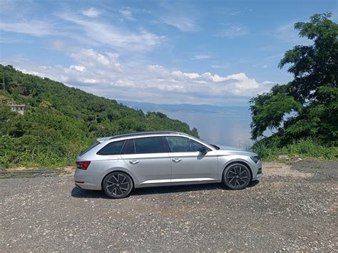 Fotografie č 3 u článku Test Škoda Superb Combi Sport line 2 0 TDI 147