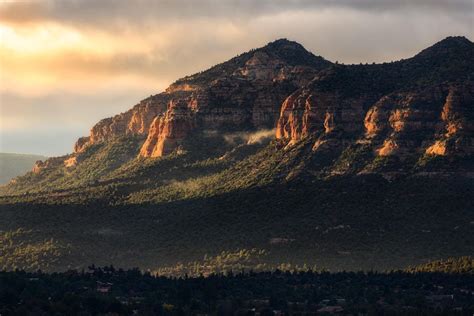 Red Rocks at sunrise in Sedona, Arizona [7839x5226][OC] : r/EarthPorn