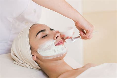 Beneficios De La Limpieza Facial Que Debes Conocer