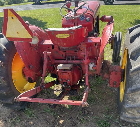 DAVID BROWN 880 TRACTOR - WORKING - Kidd Family Auctions