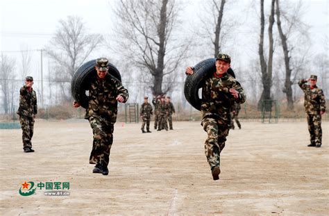 尖兵代码 集合，体能训练时间到！ 中国军网