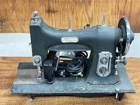 North East Ohio Auctions - White Sewing Machine Model 77MG