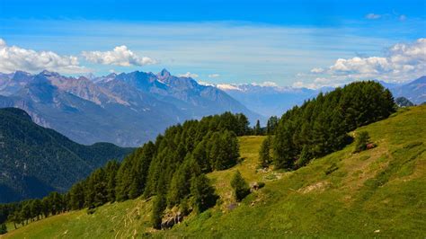 Vista Sulle Alpi Graie Salendo Verso Il Rifugio D Arp 2 4 Flickr