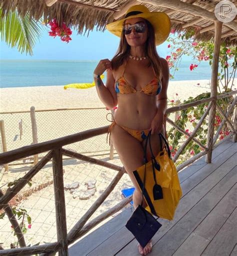 Foto Solange Almeida Anos Mostra Corpo Em Look De Biqu Ni