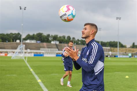 FC Schalke 04 on Twitter Willkommen auf Schalke Tom Krauß S04