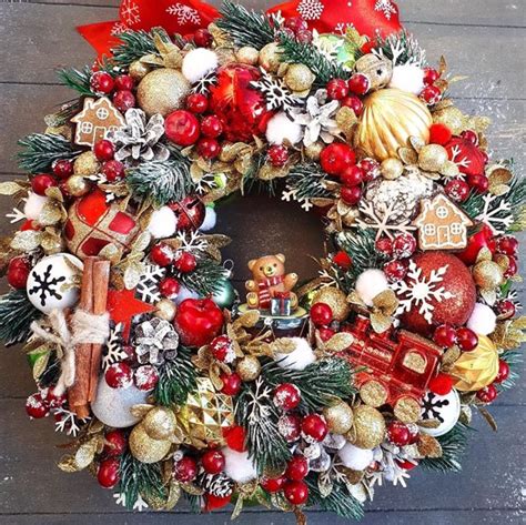 These Elegant Christmas Wreaths Are What You Need For Your Front Door