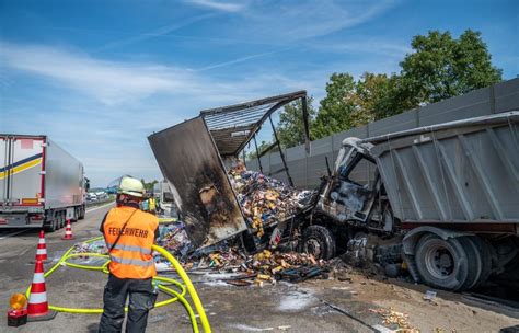 Schwerer Lkw Unfall Auf Der A Verkehrschaos Rund Um Ingolstadt