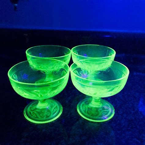 Set Of 4 Uranium Glass Sherbet Cups Dessert Bowls Clover Pattern Fruit Cups Green Glass