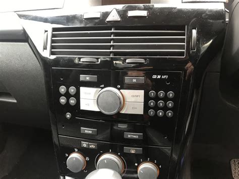 Jvc Kw V235dbt Double Din Stereo Installed In Vauxhall Astra 2009 Dynamic Sounds Advice Centre