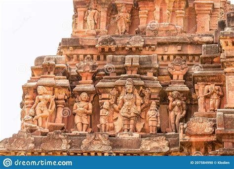 Primer Plano De Estatuas Filas En Gopuram En Vijaya Vitthala Templo