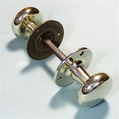 Threaded door knob spindle – Door Knobs