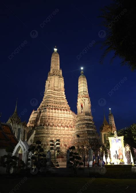 Kuil Wat Arun Di Sungai Chao Phraya Di Kota Bangkok Di Thailand Di Asia