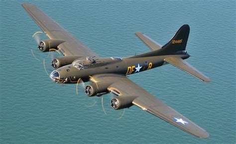 Boeing B 17 F 105 Flying Fortress She Was Named The Memphis Belle And