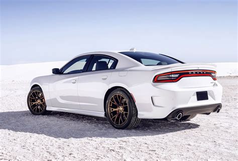 Dodge Charger Srt Hellcat 707 Hp And A 204 Mph Top Speed Diseno Muscle Car