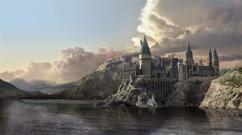 Download The Iconic Hogwarts Lake Shines In All Its Beauty Wallpaper