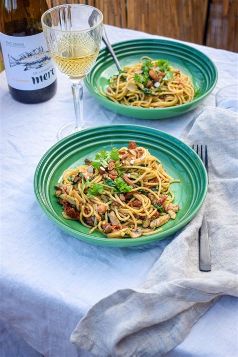 Pasta Gorgonzola Med Svampe Og Solt Rret Tomat Emma Olsen