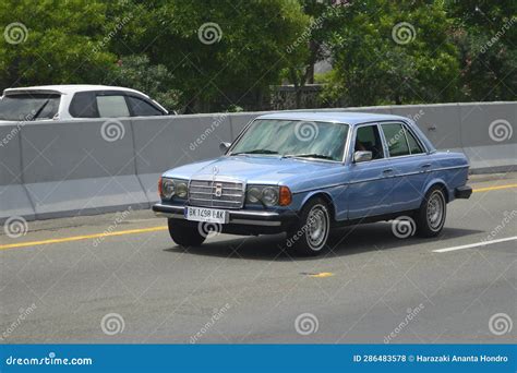 Mercedes Benz W123 editorial stock photo. Image of benz - 286483578