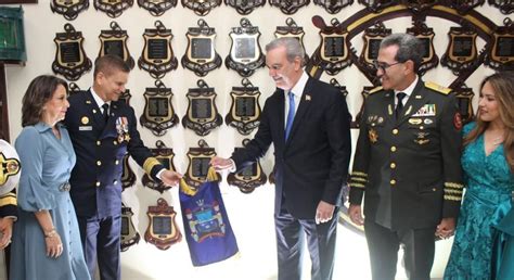 Presidente Encabeza Graduación De Lxxii Promoción De Damas Y Caballeros