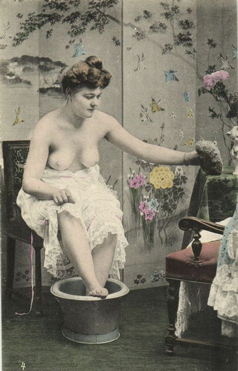 Pc Cpa Risque Nude Female Lady In Neglegee Washing Her Leg Postcard